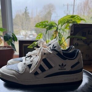 Adidas forum Low CL in wonder white